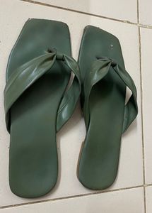 Trendy Slippers