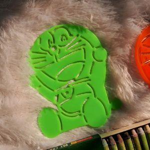 DORAEMON STENCILS AND CRAYONS FOR KIDS