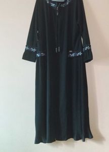 Elegant Pleated Abaya
