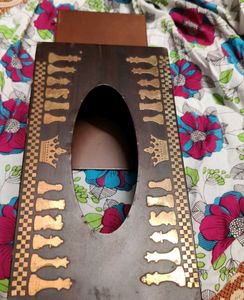 Plywood tissue box with chess pawn Design