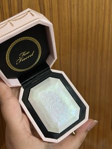 Too Faced Highlighter