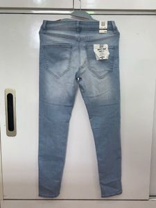 Men Blue Carrot Fit Light Wash Jeans