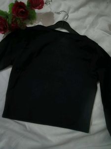 Black Cropped Long Sleeve Top