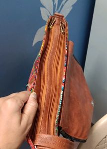 sling bag/hand bag