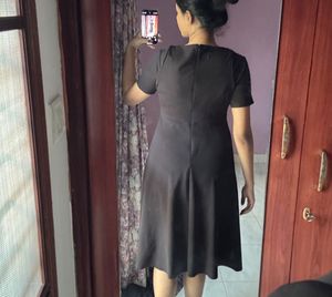 Elegant Black Midi Dress