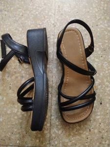 Black Strappy Sandal ✨