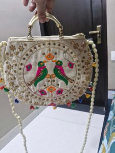 Embroidered Bird Design Round Bag