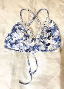 Beautiful Floral Lace-Trim Bralette
