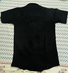 Black Short Sleeve Button-Down Shirt
