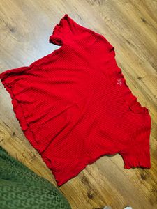 Red Top Can Be Used As Half shoulders