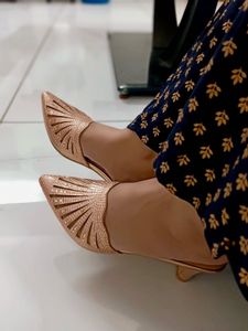 Metro Heels