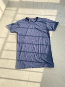 casual m size t shirt