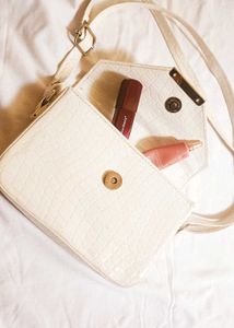 Chic &amp; Versatile White Sling Bag