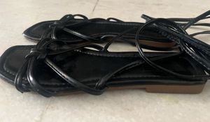 Black lace up flats🖤