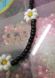 Cute And Pretty Daisy Necklace!!