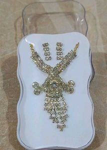 New Look Necklace.