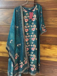 Beautiful Bottle Green Kurta Set