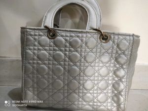 Stylish silver hand bag