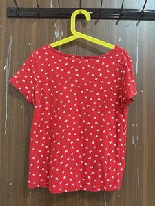 Red Girls T Shirt With Heard Print