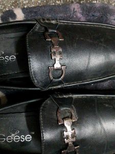 Black men&#39;s leather loafers