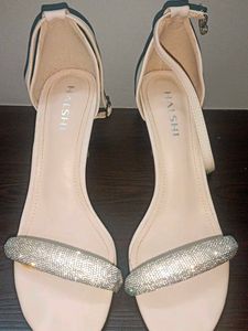 Elegant beige Heels