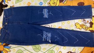 Shein Ankle length splatter detail knee slit jeans