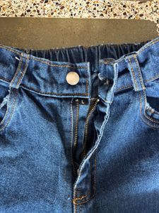 Mom’s Fit Dark Blue High-Waisted Jeans