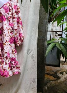 4226. SHEIN CUTE FLORAL DRESS