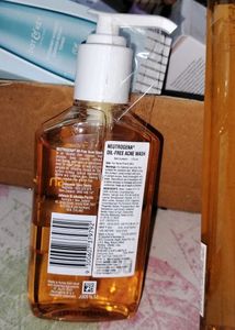 Neutrogena Acne Wash &amp; Bath Gel