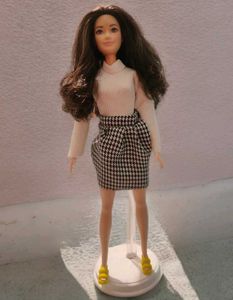Barbie Fashionista Doll with Brunette Hair