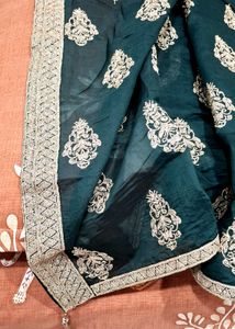 Elegant Green Embroidered Kurta