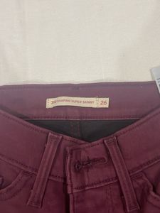Burgundy Levi&#39;s Jeans