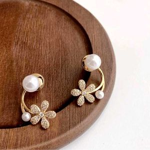 2 Korean Studs Pearl Earrings🌷