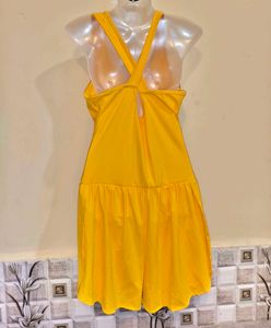 🆕🎁Buy 2 Get 1 Free🎁Size M/ Yellow Swimsuit