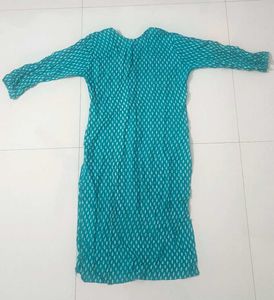 Set of 4 Women&#39;s Cotton Kurtis