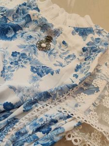 Floral Lace Sleeve Top