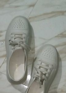 Max Pu Women Platform Sneakers....