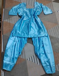 suit patiyala backless with criss cross dori