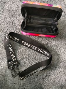 DESIGNER BOX SLING😍