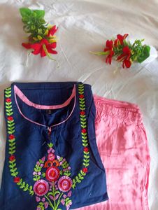 Floral Embroidered Kurti Set