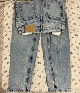 H&amp;M Light Wash Denim Jeans