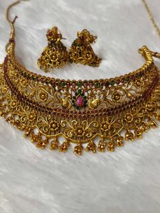 Elegant Gold-Tone Necklace