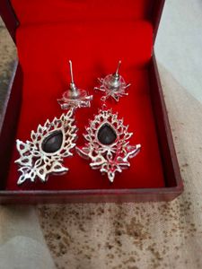 Peora White And Blue Zirconia Drop Earrings