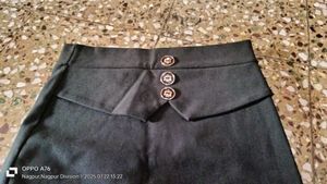 Chic Black Skirt