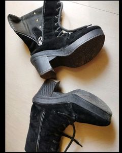 Black Stylish Women&#39;s Boots