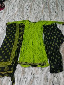 Green &amp; Black Salwar Suit