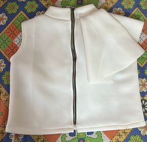 White Stylish Top / blouse