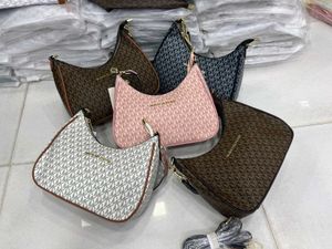 *MICHAEL KORS**12A MK SHOULDER BAG AND LONG BELT S