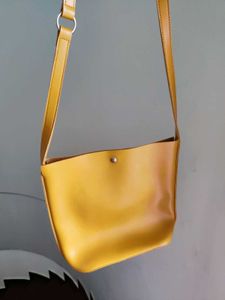 Mustard Yellow Sling Bag for Women🟡
