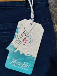Dark Wash Skinny Jeans - New with Tags!